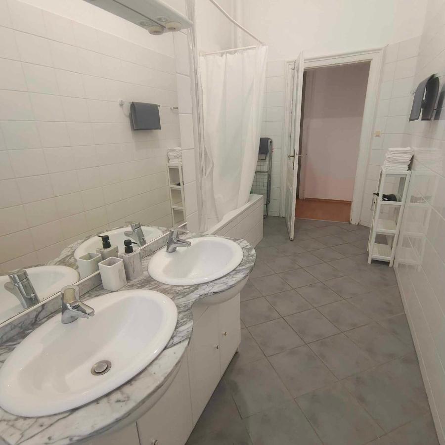 Large 4 Room Apartment In The Center Of Viena Exterior foto